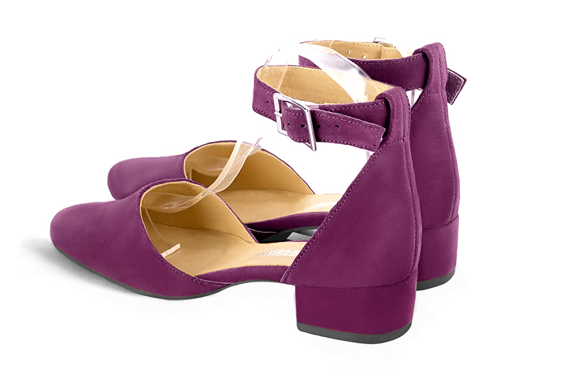 Mulberry purple women's open side shoes, with a strap around the ankle. Round toe. Low block heels. Rear view - Florence KOOIJMAN